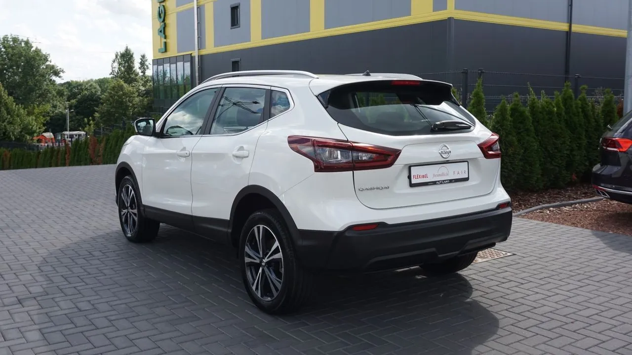 Nissan Qashqai 1.3 DIG-T...  Image 2