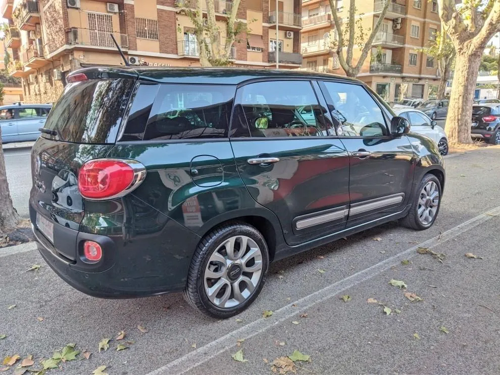 FIAT 500L Living 1.6 MJT 120 CV Lounge Image 4